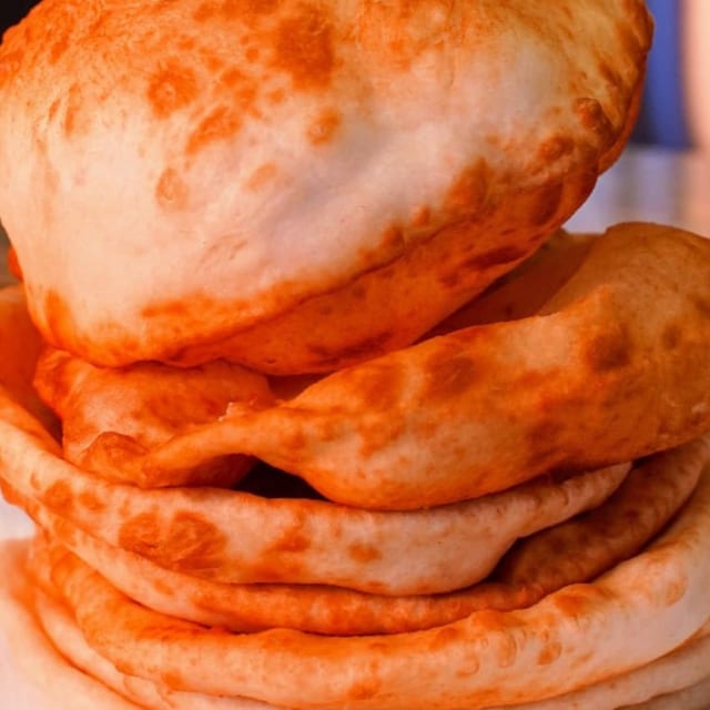 Channa Bhatura Plate (Veg).